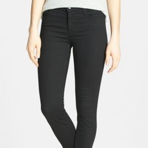 ☀️10 FOR $30 J Brand Black Skinny Jeans